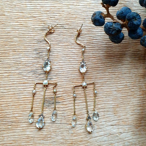 5 Octobre aukso auskarai su deimantais, akvamarinais ir perlais